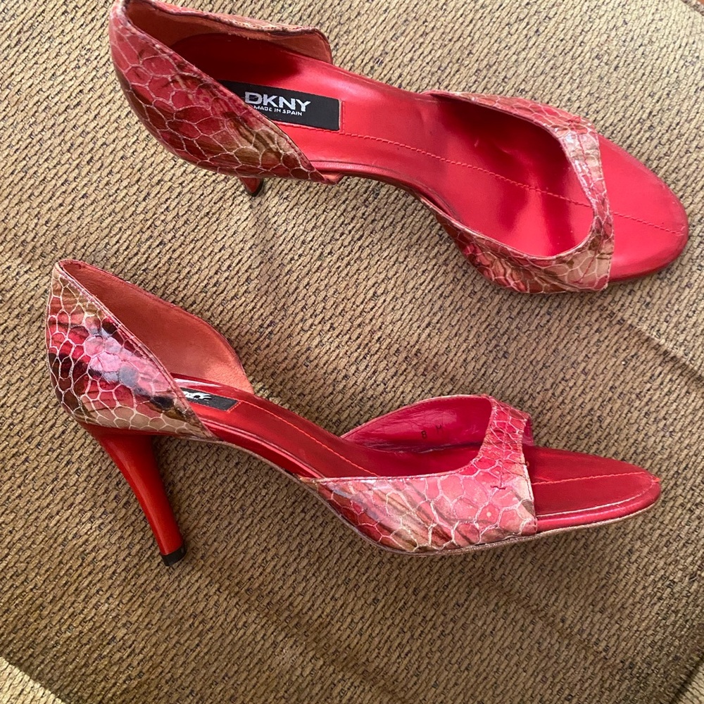 2000s y2k DKNY Red Snake-Texture Open-Toe Heels made in Spain red soles